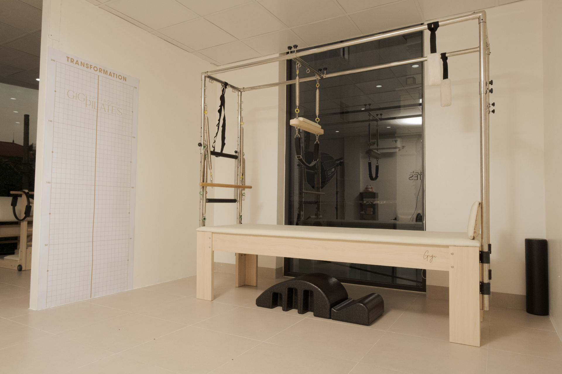 Máy Cadillac tại studio GiGi Pilates